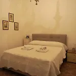 Cappuccini House By Francigenaapartments Apartman